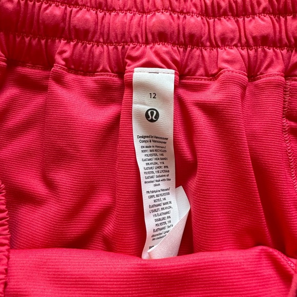 Lululemon NWT Hotty Hot Low-Rise Lined Short 2.5" Glaze Pink Size 12 - Picture 4 of 5
